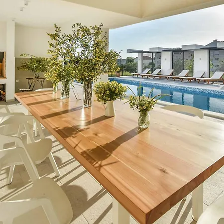 Light Star I Villa *