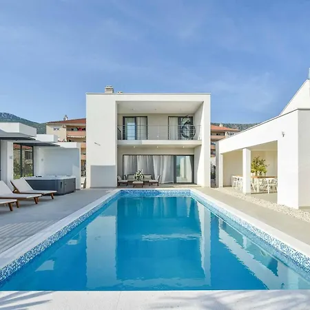 Light Star I Villa Kaštela