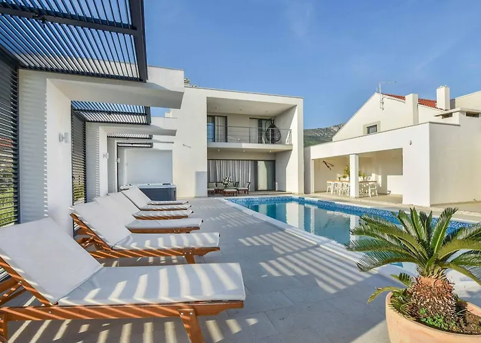 Light Star I Villa *